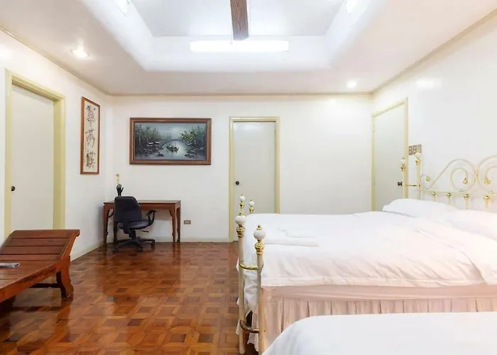 131 Roosevelt Ave Penthouse 25 Mbps Guest house Manila
