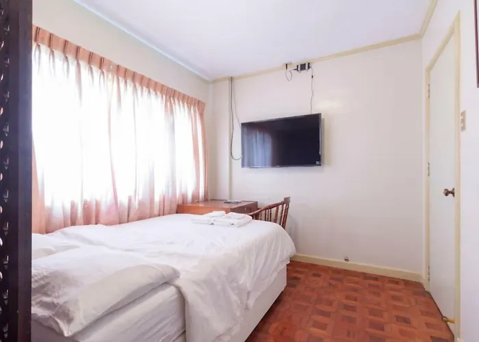 131 Roosevelt Ave Penthouse 25 Mbps *